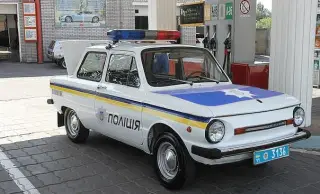 Поліціянтам які розбили Пріус