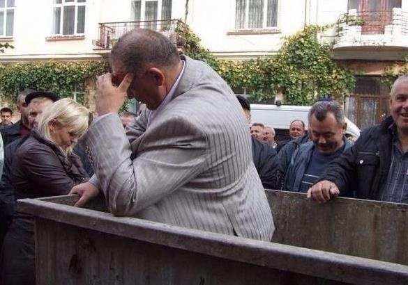 Як люстрували Манолія Мигайчука